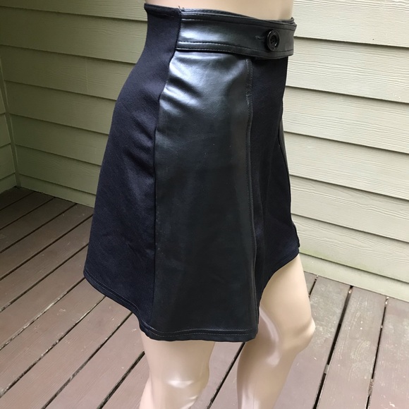 ADORABLE MINI SKIRT FROM FRANCE W/LEATHER ON SIDES - Picture 2 of 6